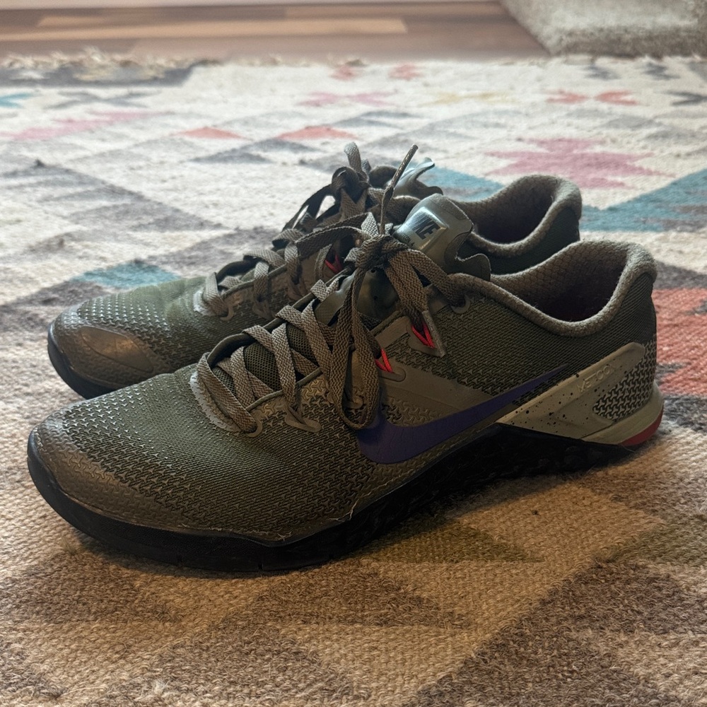 Nike Metcon 4 Olive Sneakers